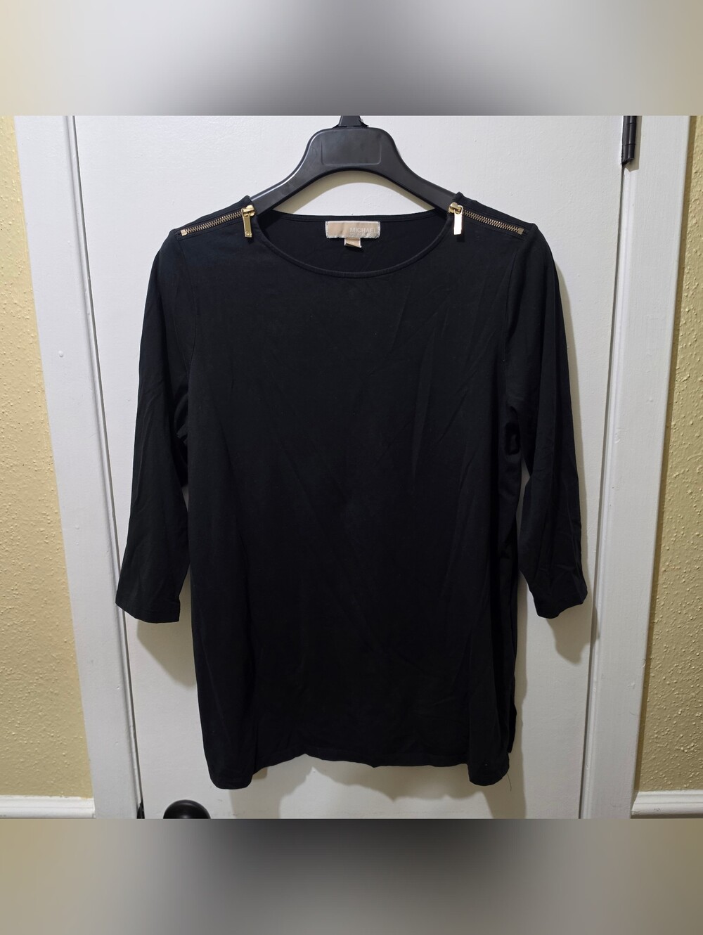 Michael Kors Women’s Black 3/4 Sleeve Round Neck Top w/ Shoulder Zippers 1X